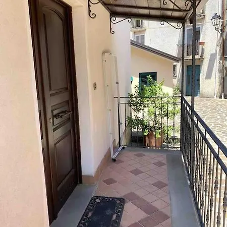 Casa Oleandro * サン・セヴェリーノ・ルカーノ